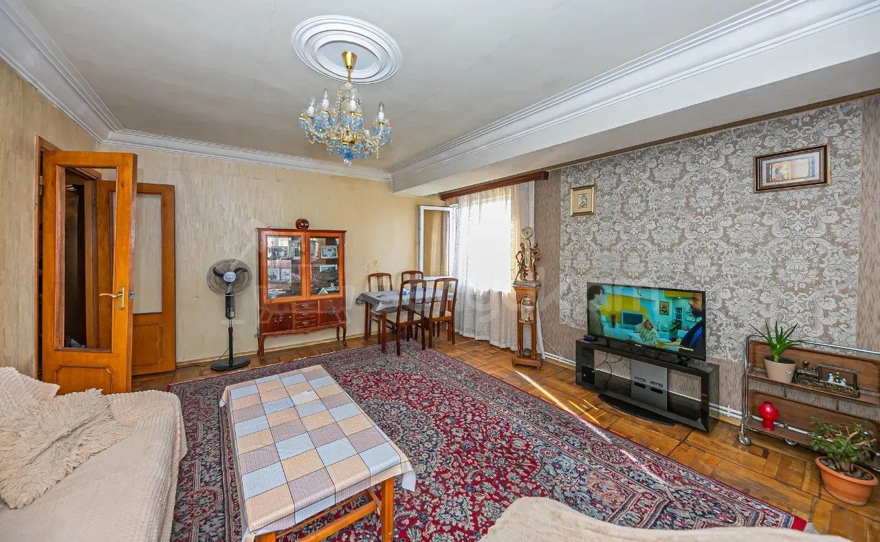 3 Սենյականոց Բնակարան, 85քմ, 6/14 հարկ, Նորմալ Վիճակում