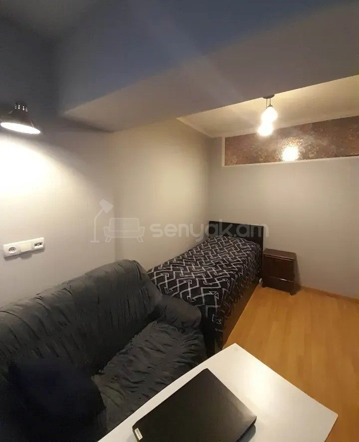 3 Սենյականոց Բնակարան, 75քմ, 10/13 հարկ, Նորմալ Վիճակում