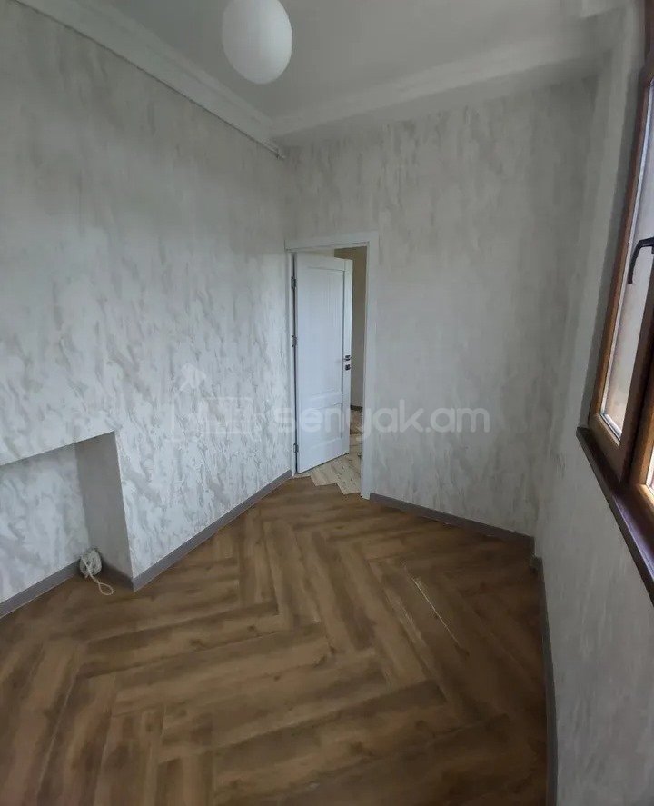 2 Սենյականոց Բնակարան Քարե Շենքում, 56քմ, 3/5 հարկ, Կապիտալ Վերանորոգված