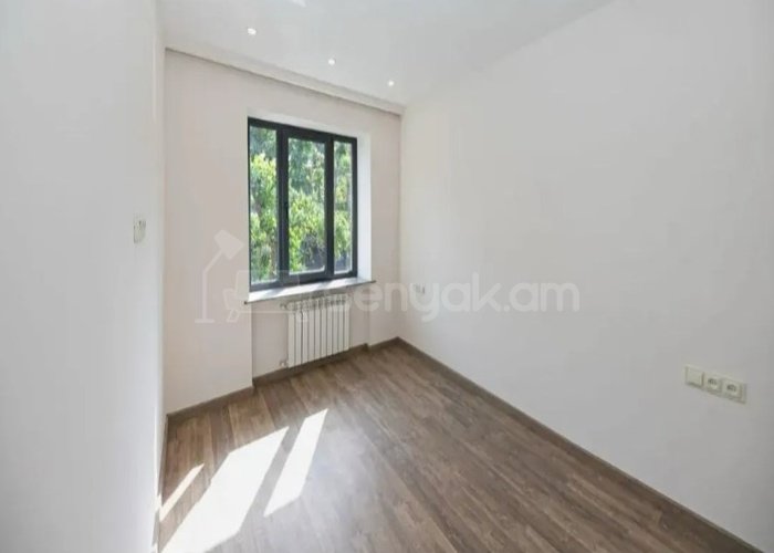 3 Սենյականոց Բնակարան Քարե Շենքում, 77քմ, 3/5 հարկ, Կապիտալ Վերանորոգված