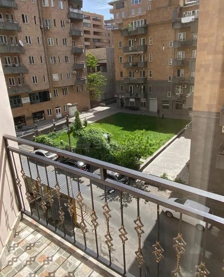1 Սենյականոց Բնակարան, 28քմ, 4/7 հարկ, Կապիտալ Վերանորոգված