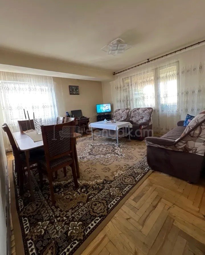 3 Սենյականոց Բնակարան, 72քմ, 11/14 հարկ, Պետական Վիճակում