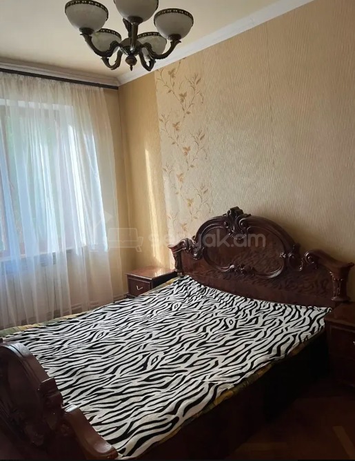 2 Սենյականոց Բնակարան Քարե Շենքում, 60քմ, 2/5 հարկ, Դիզայներական Վերանորոգված, Կահավորված