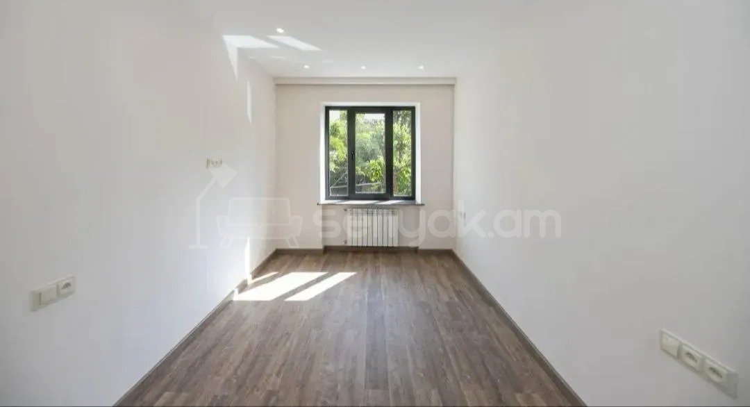 3 Սենյականոց Բնակարան Քարե Շենքում, 77քմ, 3/5 հարկ, Կապիտալ Վերանորոգված