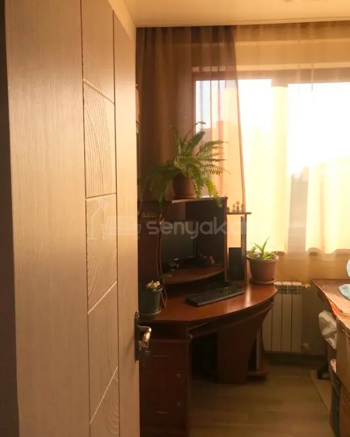 3 Սենյականոց Բնակարան Քարե Շենքում, 75քմ, 5/5 հարկ, Կապիտալ Վերանորոգված