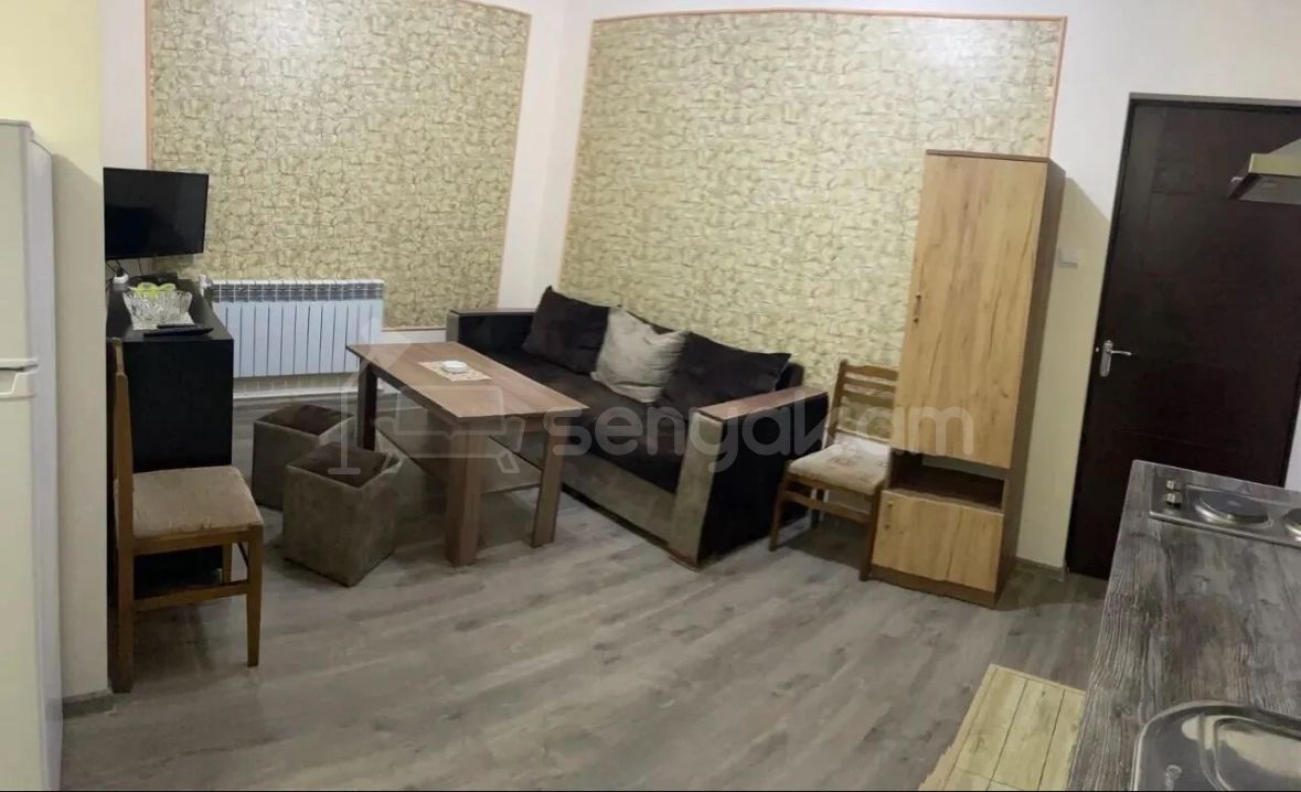 2 Սենյականոց Բնակարան Քարե Շենքում, 40քմ, 2/2 հարկ, Կապիտալ Վերանորոգված, Կահավորված