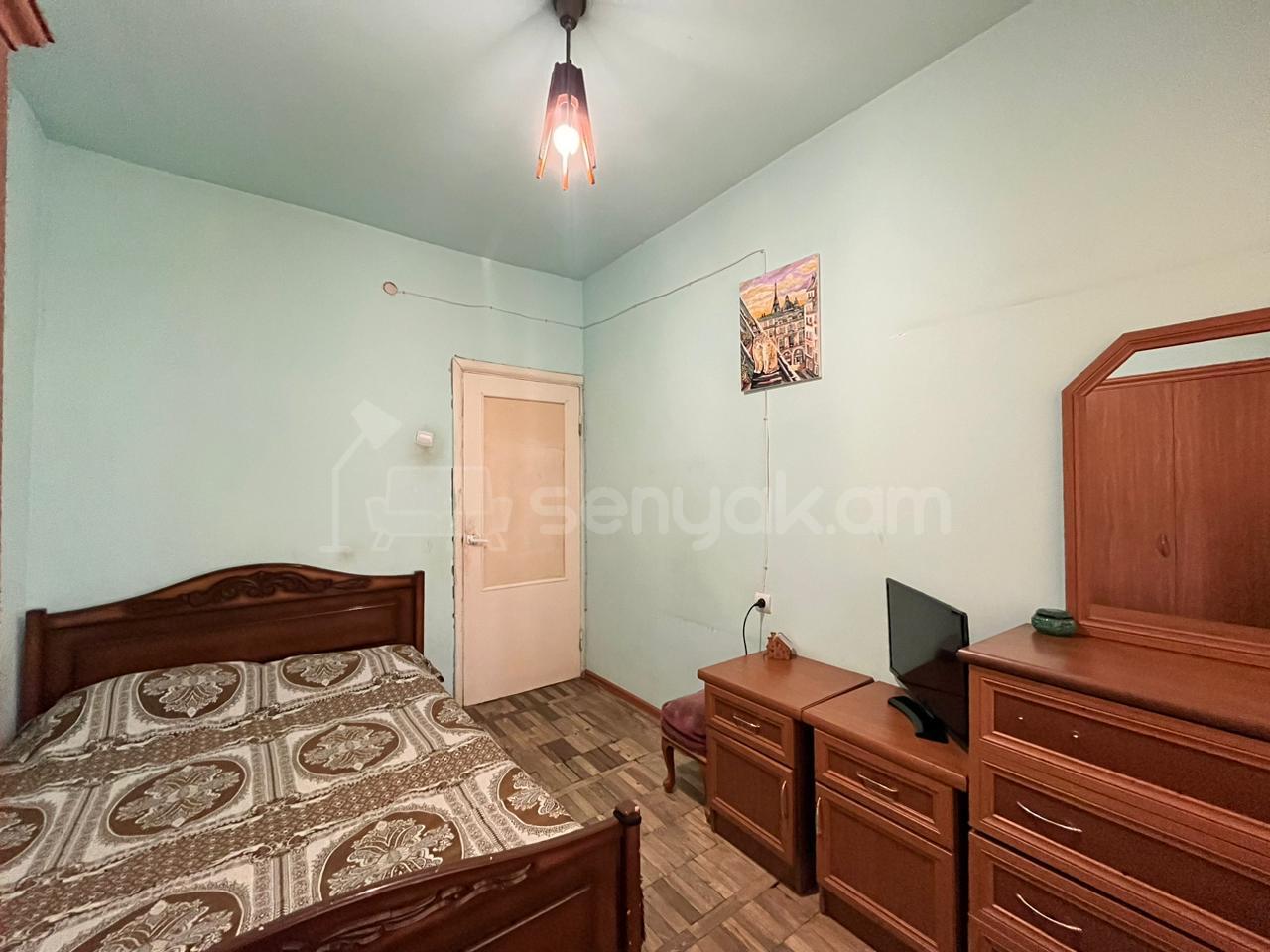 3 Սենյականոց Բնակարան Քարե Շենքում, 76քմ, 5/5 հարկ, Կոսմետիկ Վերանորոգված