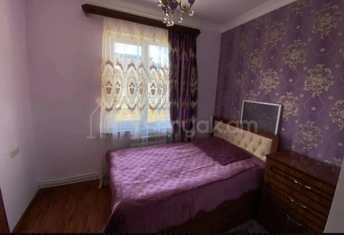 3 Սենյականոց Բնակարան Քարե Շենքում, 73քմ, 2/4 հարկ, Դիզայներական Վերանորոգված, Կահավորված