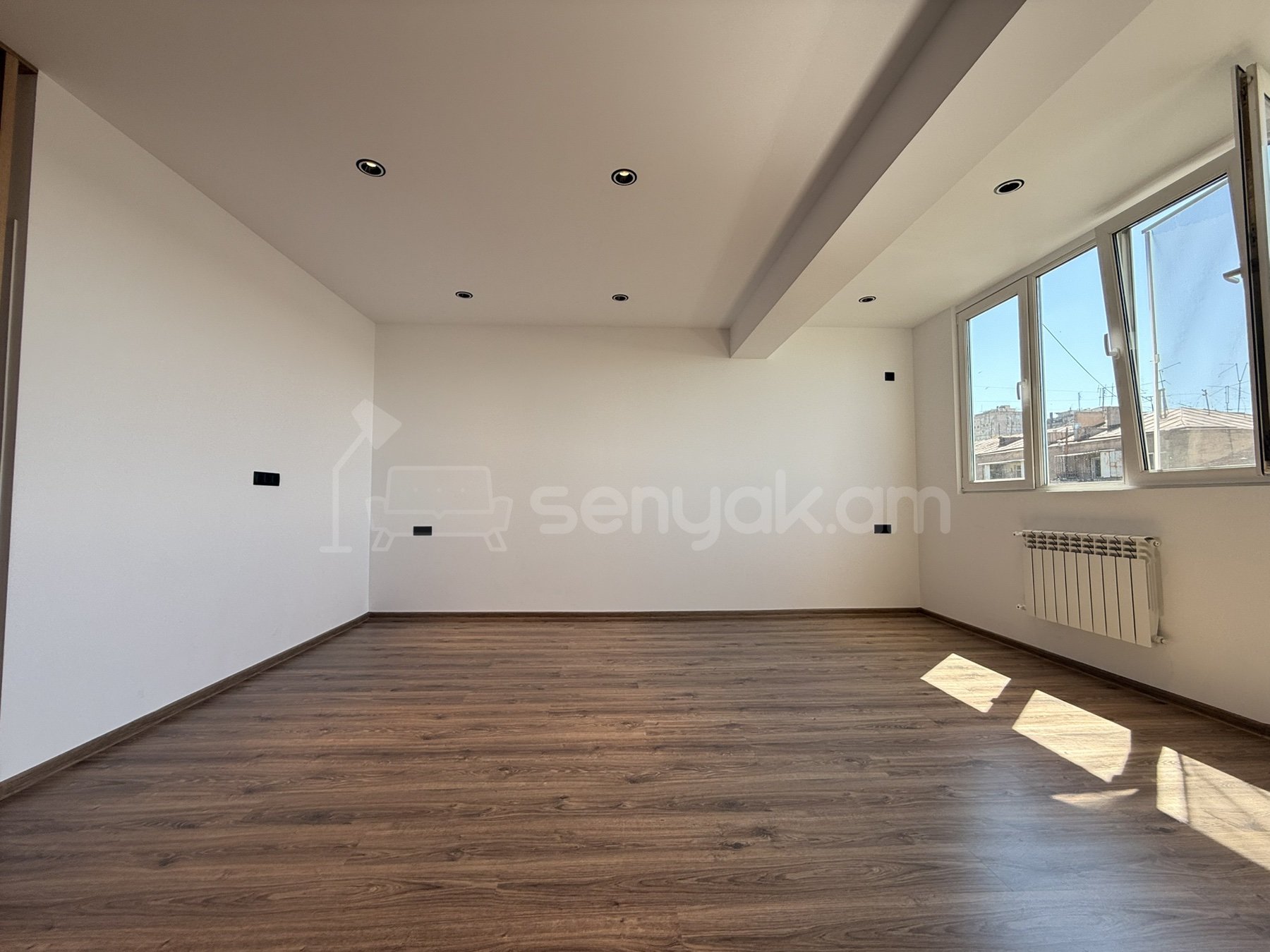 2 Սենյականոց Բնակարան Քարե Շենքում, 50քմ, 4/5 հարկ, Կապիտալ Վերանորոգված