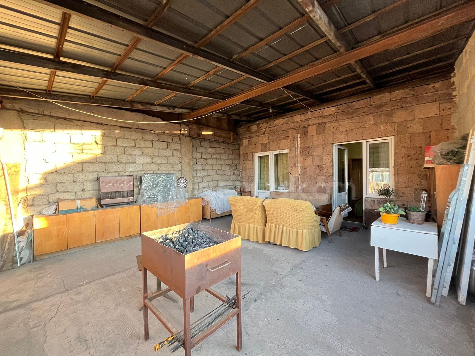 3 Սենյականոց Բնակարան Քարե Շենքում, 76քմ, 5/5 հարկ, Պետական Վիճակում