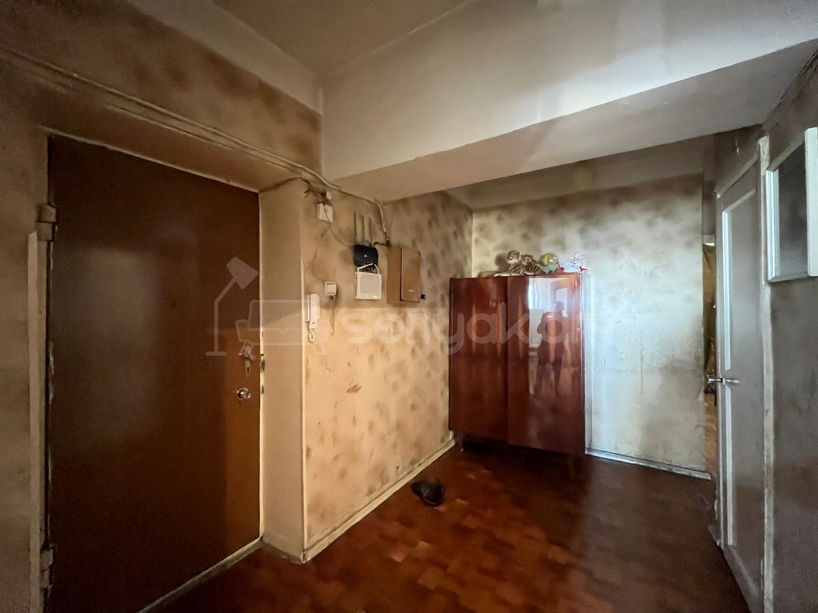 3 Սենյականոց Բնակարան Քարե Շենքում, 76քմ, 5/5 հարկ, Պետական Վիճակում