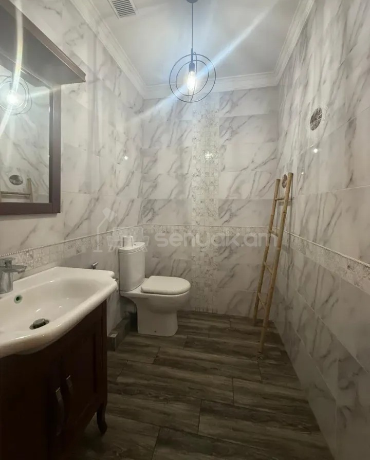 4 Սենյականոց Բնակարան Նորակառույցում, 146քմ, 6/8 հարկ, Կապիտալ Վերանորոգված