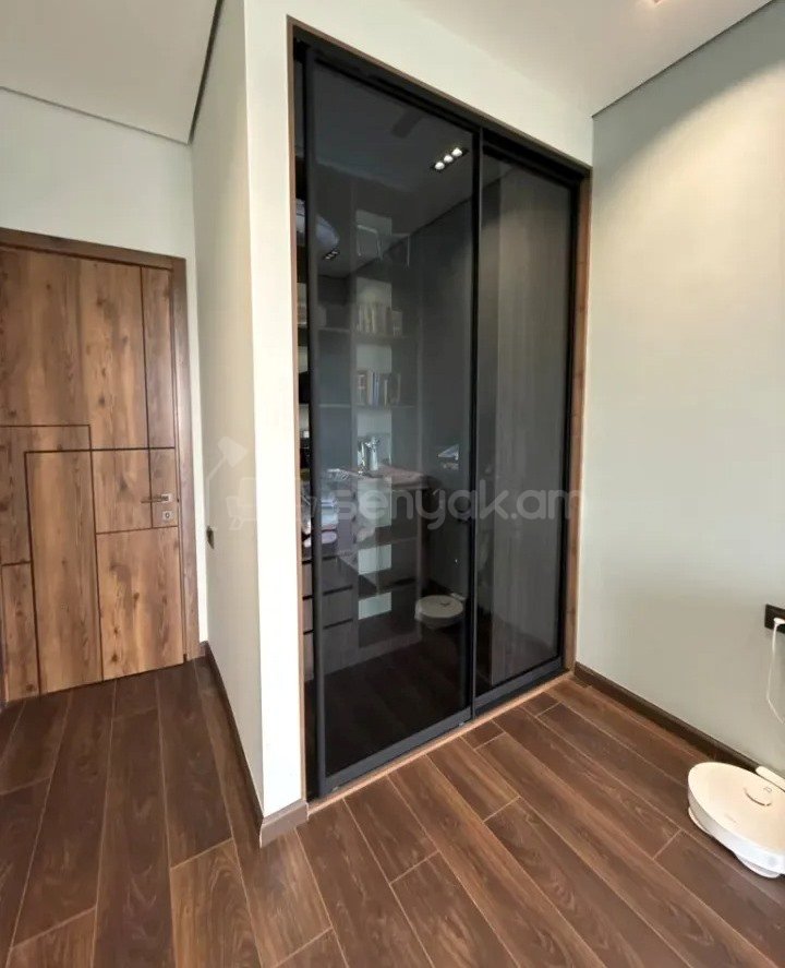 3 Սենյականոց Բնակարան Նորակառույցում, 110քմ, 17/18 հարկ, Կապիտալ Վերանորոգված