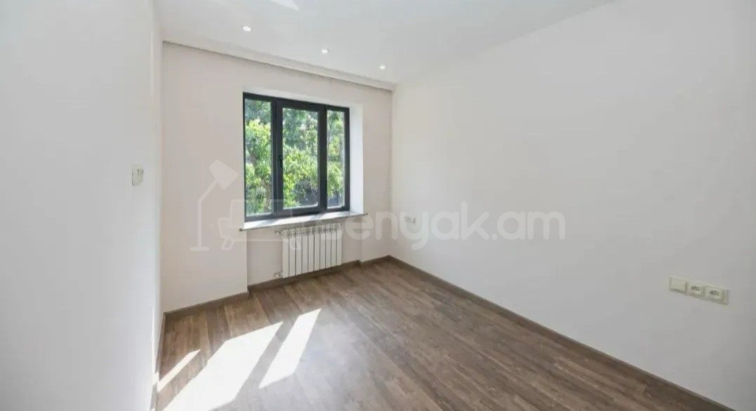 3 Սենյականոց Բնակարան Քարե Շենքում, 77քմ, 3/5 հարկ, Կապիտալ Վերանորոգված