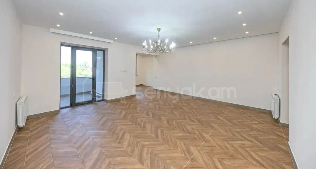 3 Սենյականոց Բնակարան Քարե Շենքում, 77քմ, 3/5 հարկ, Կապիտալ Վերանորոգված