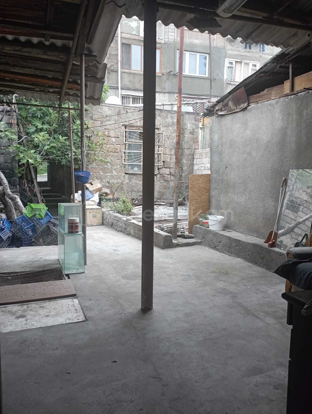 3 Սենյականոց Սեփական Տուն, 100քմ, Կապիտալ Վերանորոգված, Կահավորված, Ավտոտնակով