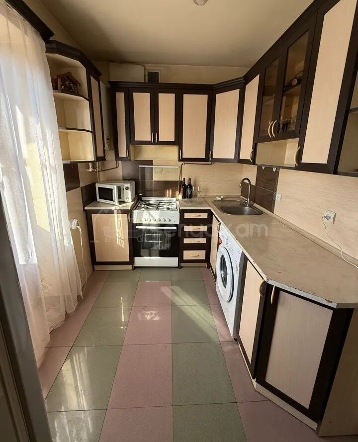 2 Սենյականոց Բնակարան Քարե Շենքում, 58քմ, 5/5 հարկ, Կապիտալ Վերանորոգված