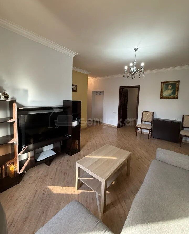 2 Սենյականոց Բնակարան Քարե Շենքում, 58քմ, 5/5 հարկ, Կապիտալ Վերանորոգված