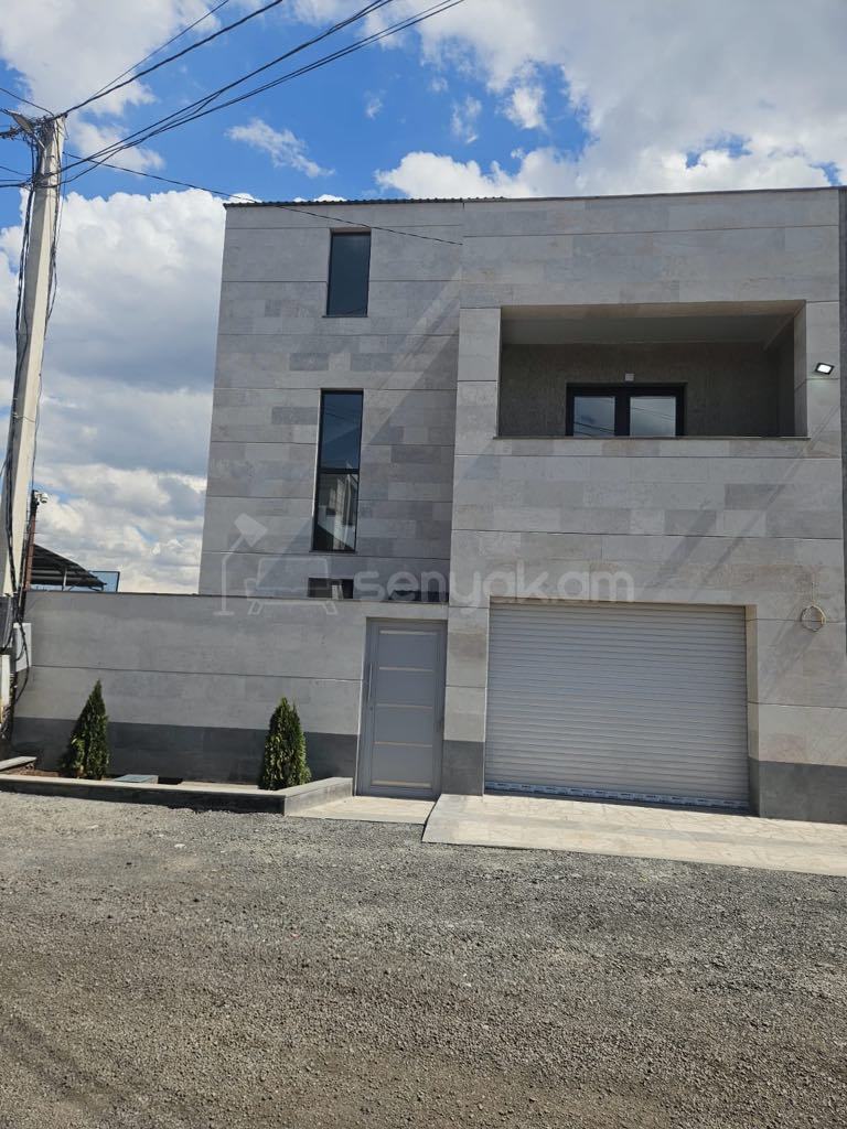 4 Սենյականոց Սեփական Տուն, 170քմ, Կապիտալ Վերանորոգված, Ավտոտնակով