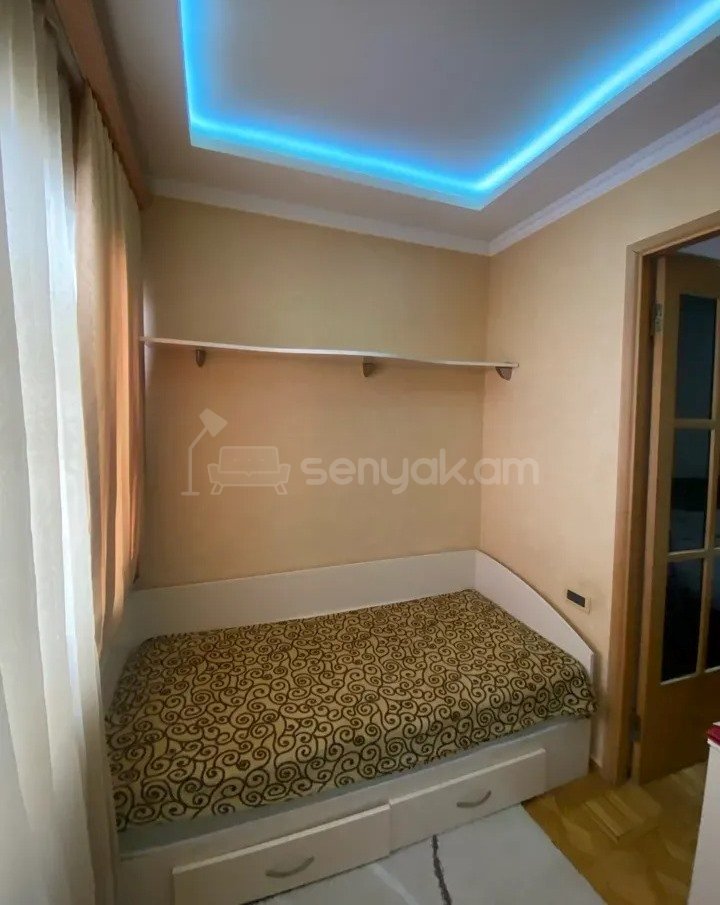 2 Սենյականոց Բնակարան Քարե Շենքում, 62քմ, 5/5 հարկ, Դիզայներական Վերանորոգված