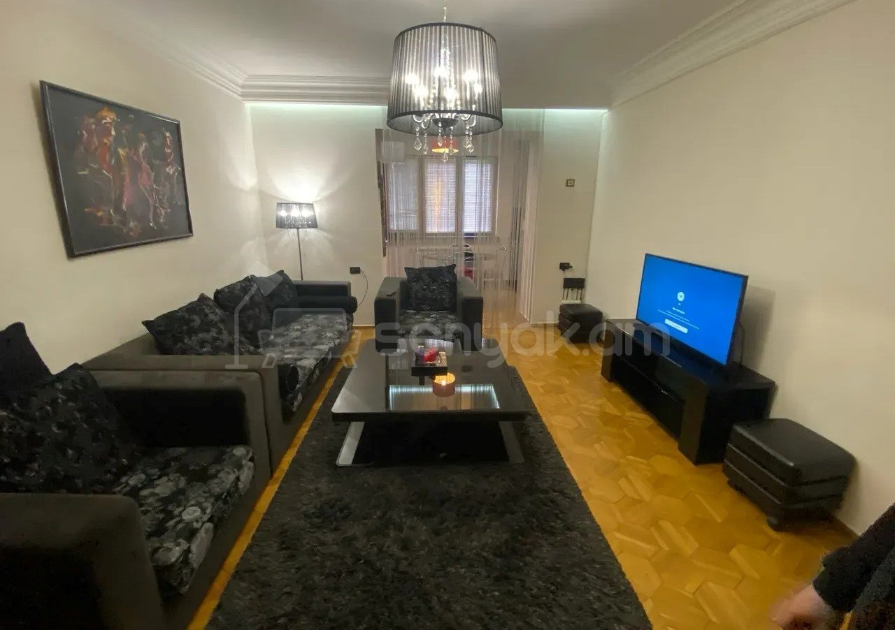 2 Սենյականոց Բնակարան Քարե Շենքում, 62քմ, 5/5 հարկ, Դիզայներական Վերանորոգված