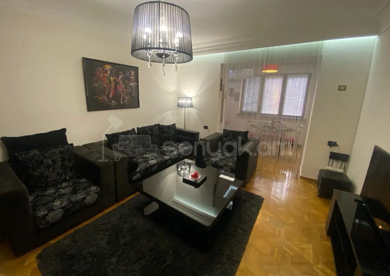 2 Սենյականոց Բնակարան Քարե Շենքում, 62քմ, 5/5 հարկ, Դիզայներական Վերանորոգված