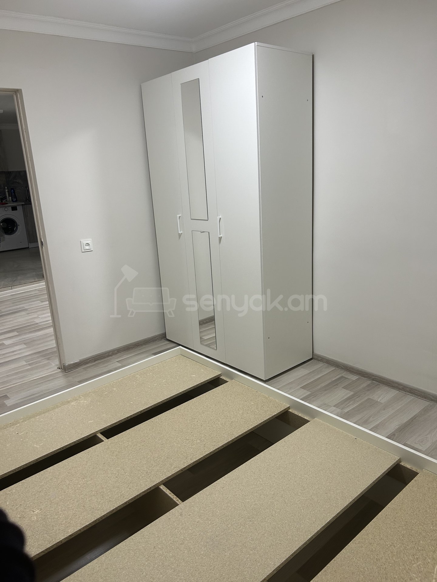 3 Սենյականոց Բնակարան Քարե Շենքում, 70քմ, 1/2 հարկ, Կապիտալ Վերանորոգված, Կահավորված
