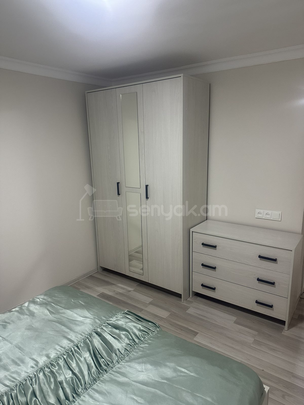 3 Սենյականոց Բնակարան Քարե Շենքում, 70քմ, 1/2 հարկ, Կապիտալ Վերանորոգված, Կահավորված