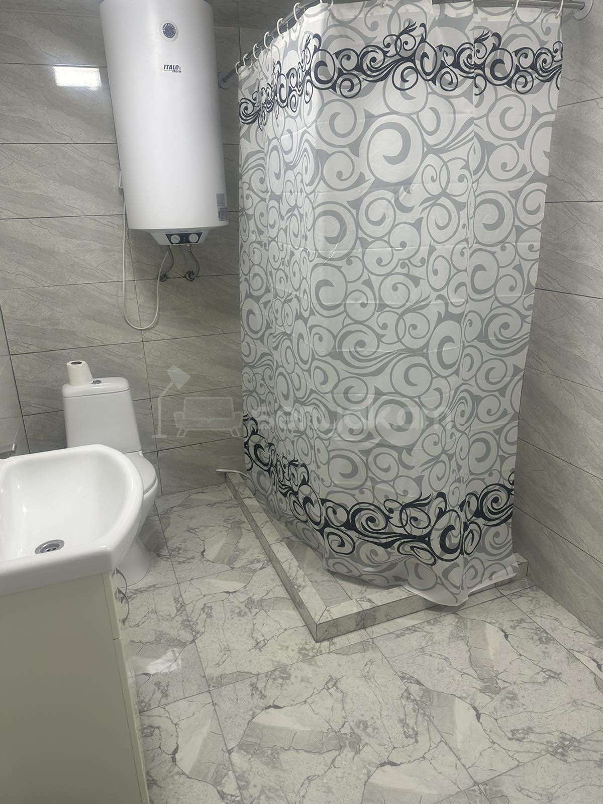 3 Սենյականոց Բնակարան Քարե Շենքում, 70քմ, 1/2 հարկ, Կապիտալ Վերանորոգված, Կահավորված