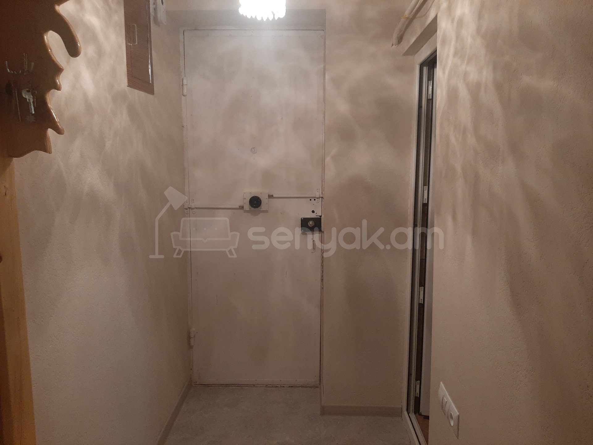 2 Սենյականոց Բնակարան Քարե Շենքում, 50քմ, 5/5 հարկ, Կապիտալ Վերանորոգված, Կահավորված, Արևկող