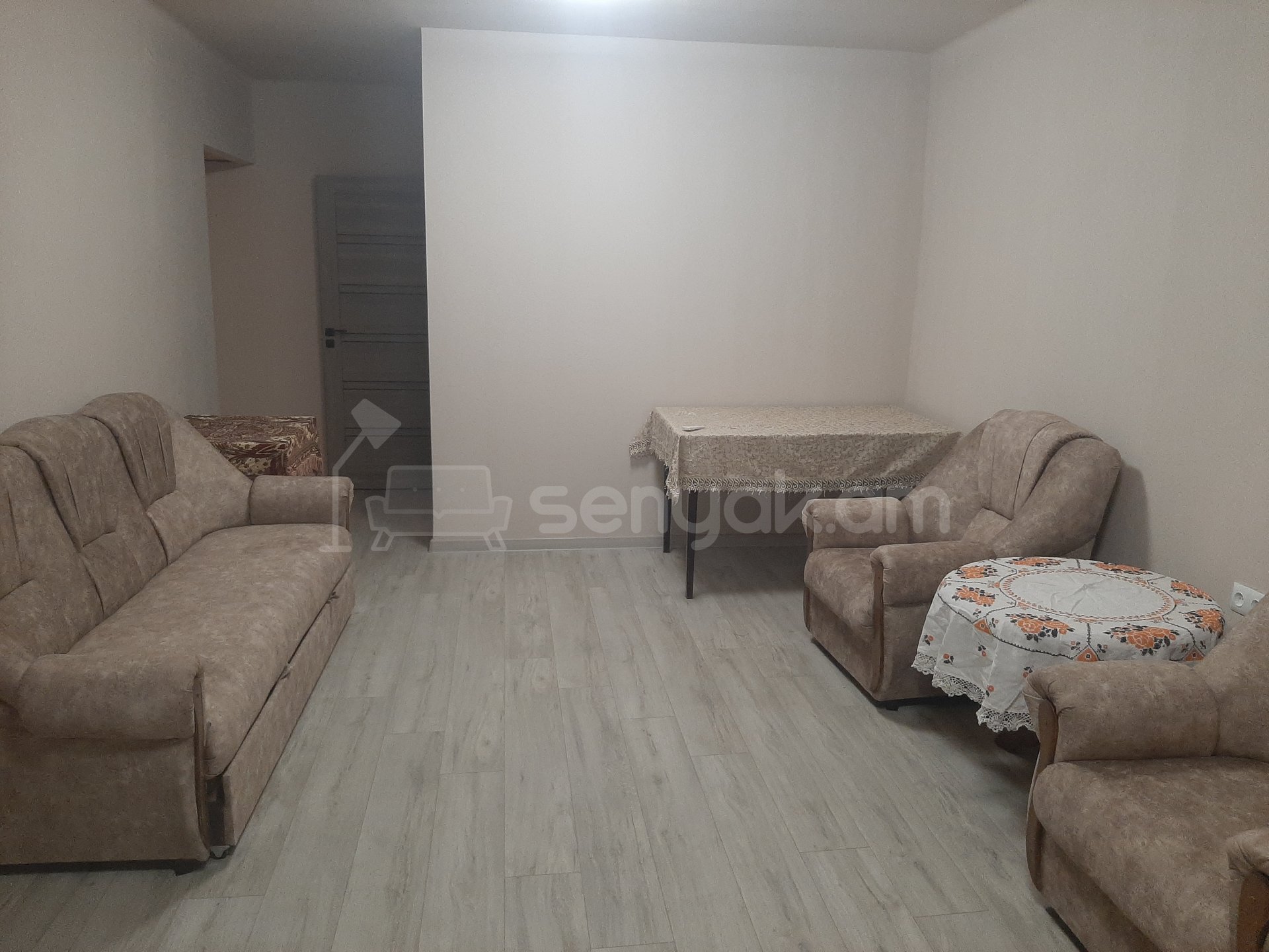 2 Սենյականոց Բնակարան Քարե Շենքում, 50քմ, 5/5 հարկ, Կապիտալ Վերանորոգված, Կահավորված, Արևկող