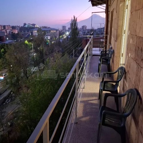 2 Սենյականոց Բնակարան Քարե Շենքում, 51քմ, 4/4 հարկ, Կապիտալ Վերանորոգված, Կահավորված, Արևկող