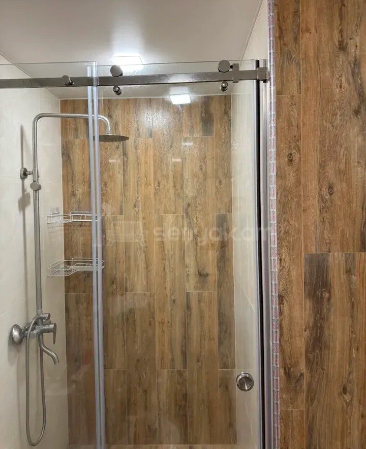2 Սենյականոց Բնակարան Քարե Շենքում, 52քմ, 5/5 հարկ, Կապիտալ Վերանորոգված