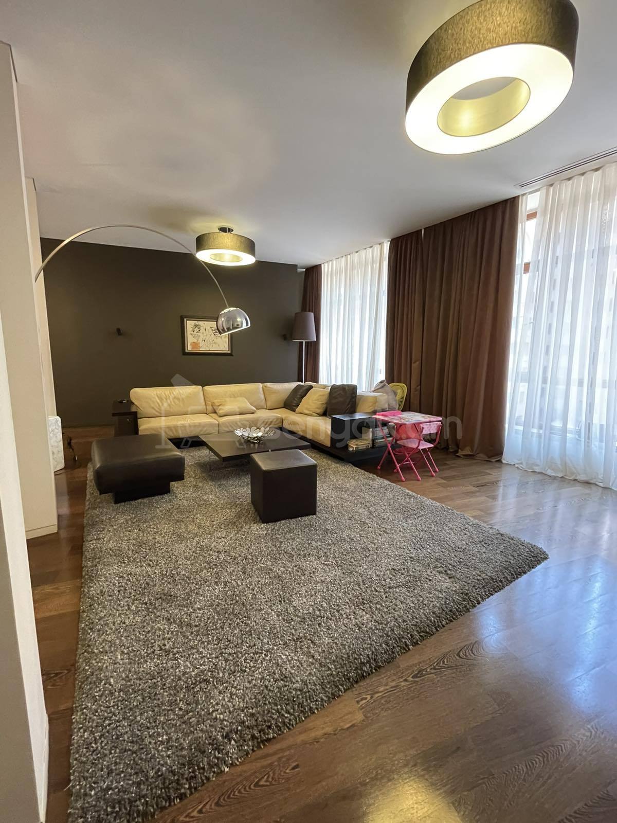 4 Սենյականոց Բնակարան Նորակառույցում, 170քմ, 5/12 հարկ, Կապիտալ Վերանորոգված
