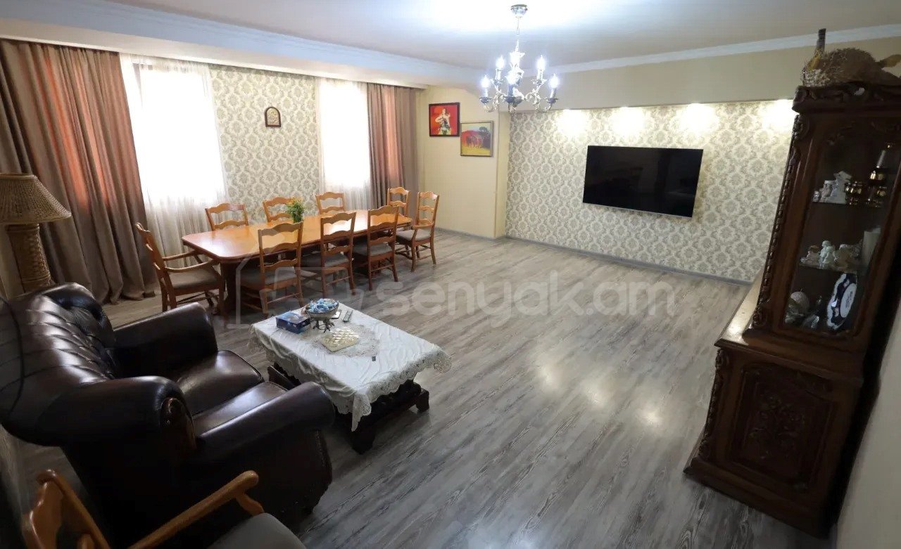 3 Սենյականոց Բնակարան, 90քմ, 8/12 հարկ, Կապիտալ Վերանորոգված