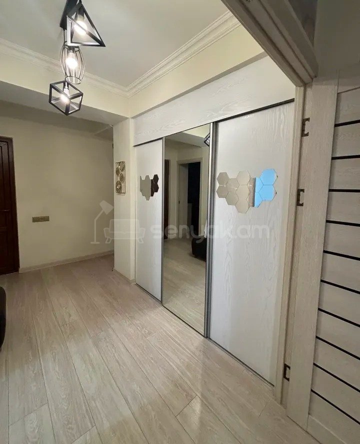 3 Սենյականոց Բնակարան, 80քմ, 4/14 հարկ, Նորմալ Վիճակում