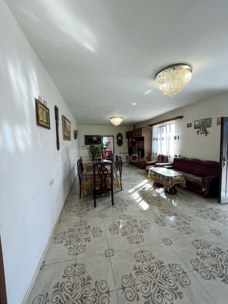 8 Սենյականոց Սեփական Տուն, 160քմ, Նորմալ Վիճակում, Ավտոտնակով