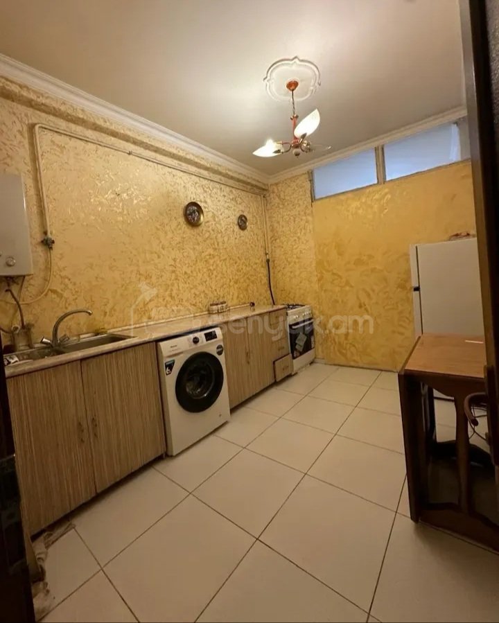 3 Սենյականոց Բնակարան, 70քմ, 7/8 հարկ, Կոսմետիկ Վերանորոգված, Կահավորված