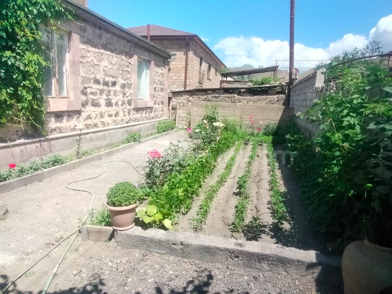 5 Սենյականոց Սեփական Տուն, 250քմ, Նորմալ Վիճակում, Ավտոտնակով