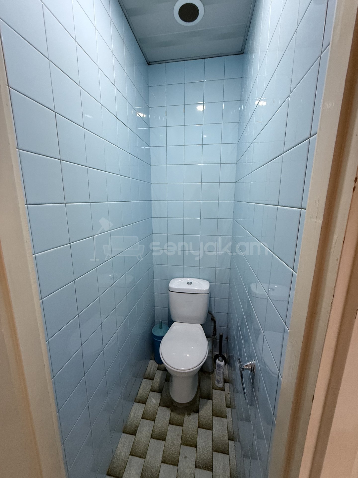 2 Սենյականոց Բնակարան Քարե Շենքում, 64քմ, 2/4 հարկ, Նորմալ Վիճակում, Կահավորված, Արևկող