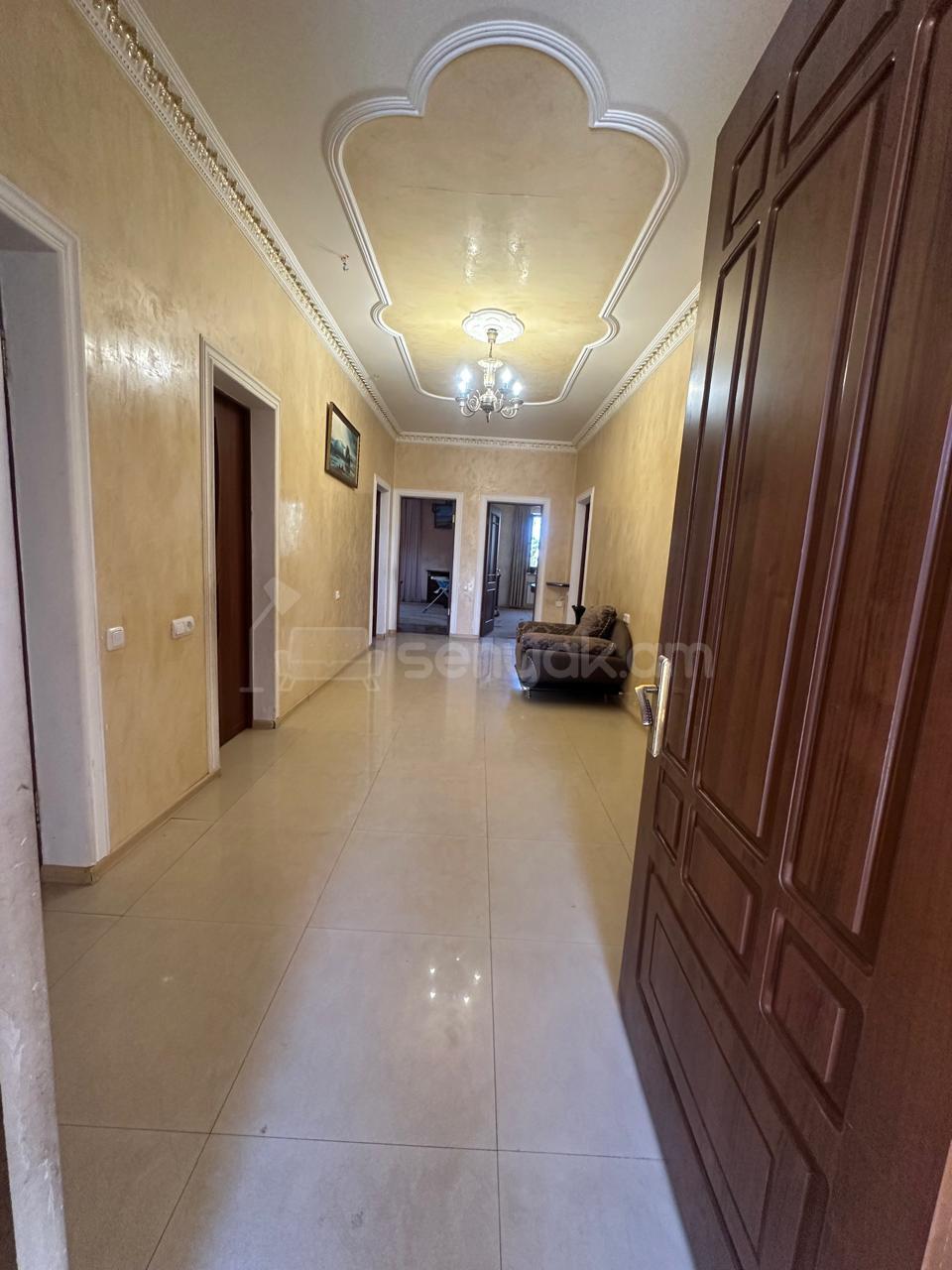 6 Սենյականոց Սեփական Տուն, 250քմ, Նորմալ Վիճակում