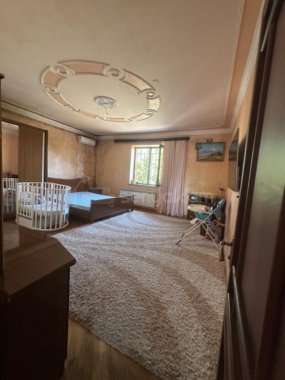 6 Սենյականոց Սեփական Տուն, 250քմ, Նորմալ Վիճակում