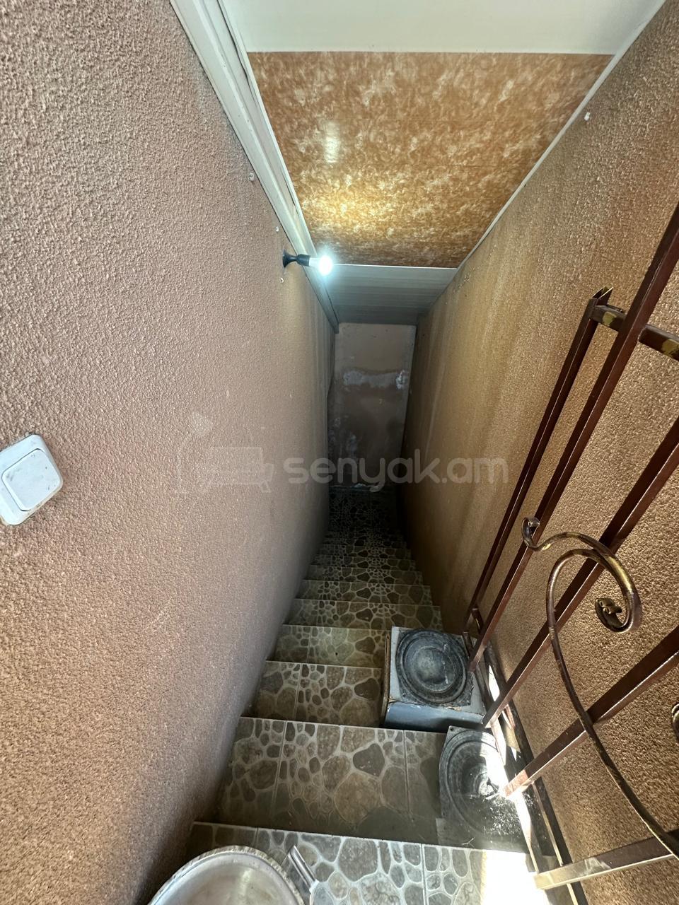6 Սենյականոց Սեփական Տուն, 250քմ, Նորմալ Վիճակում