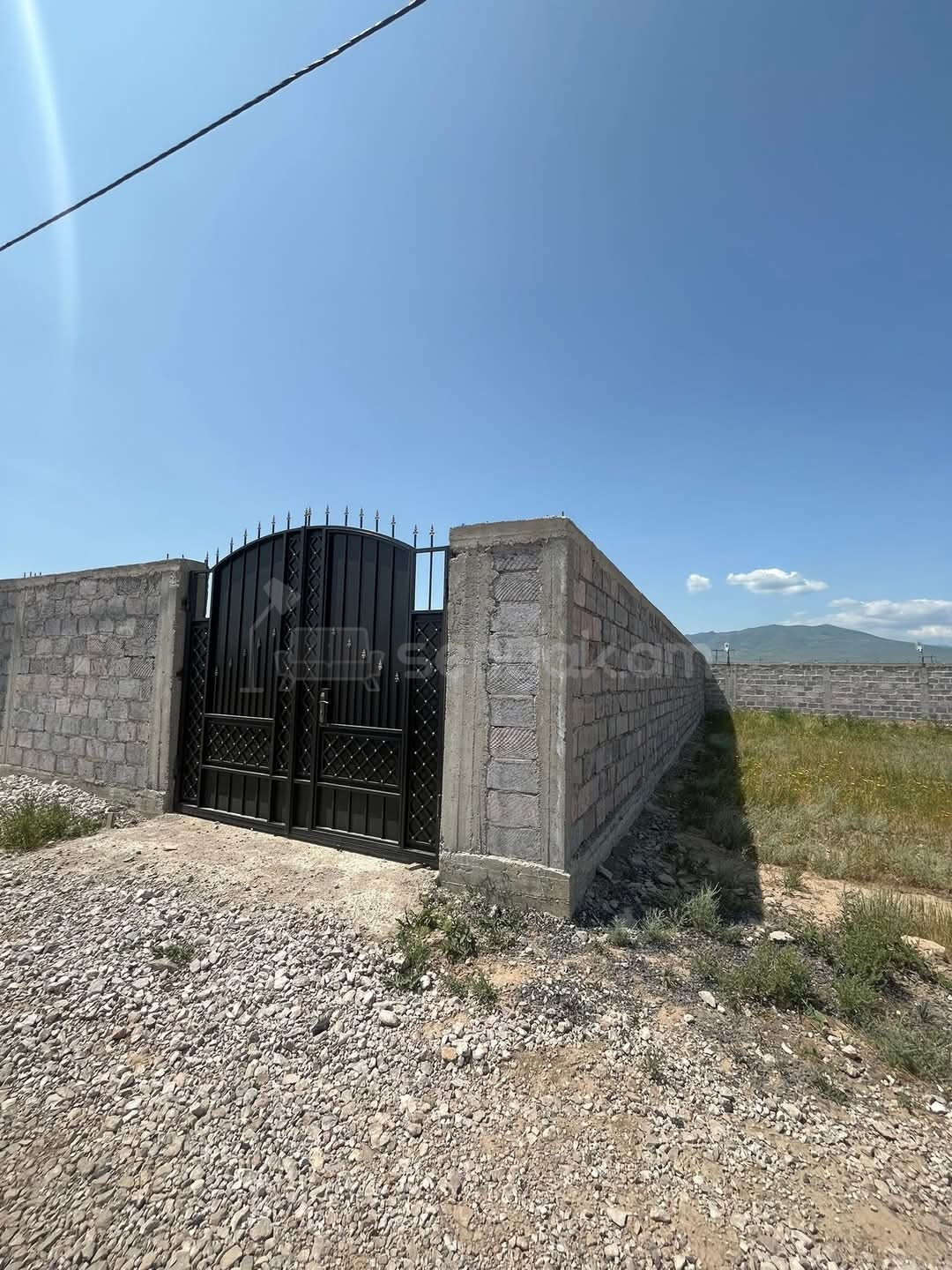 Բնակելի Նշանակության Հողատարածք, 250քմ, Խմելու Ջրով, Էլեկտրականությամբ, Պարսպապատ