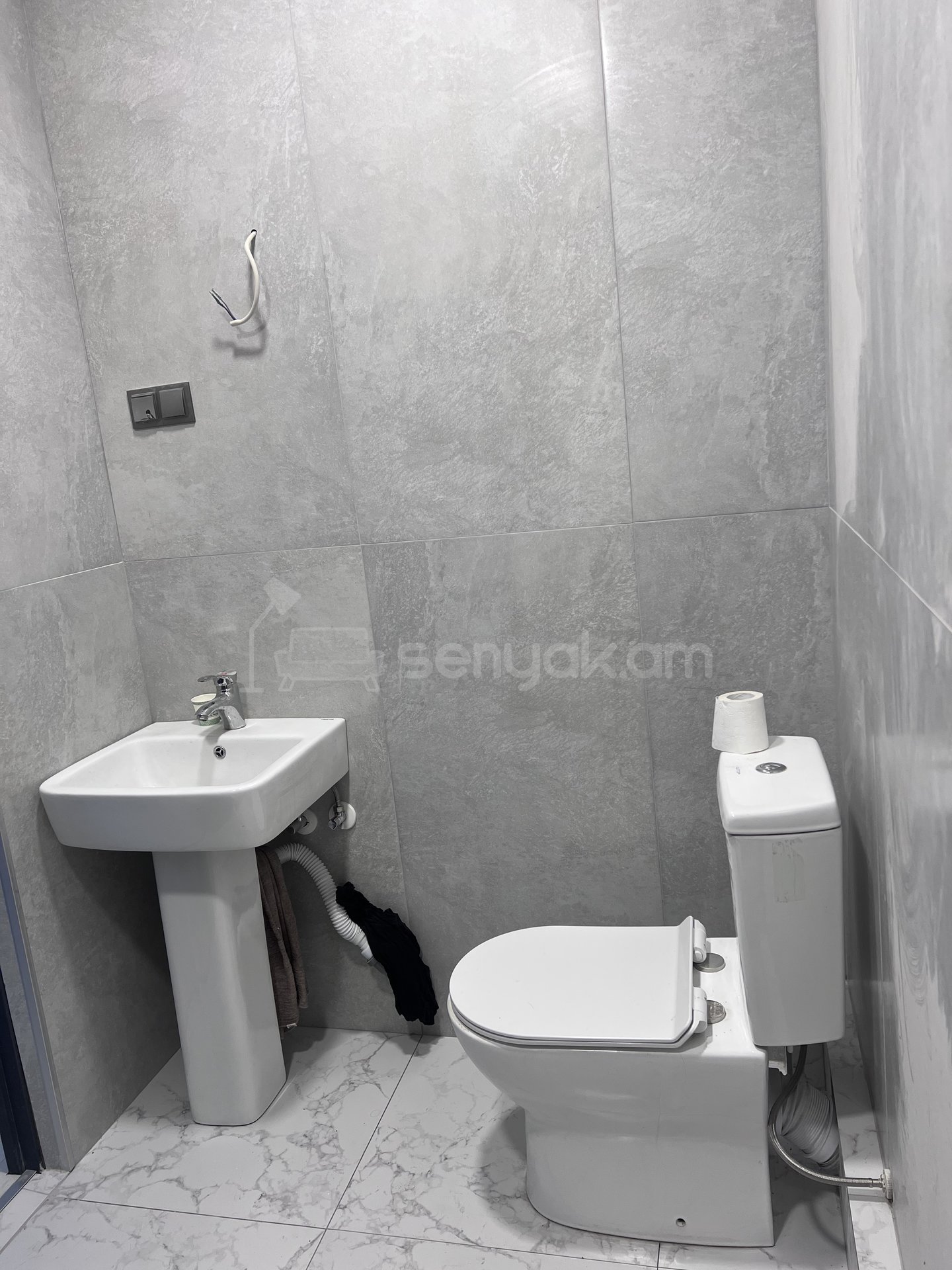 2 Սենյականոց Բնակարան Քարե Շենքում, 35քմ, 2/5 հարկ, Դիզայներական Վերանորոգված, Կահավորված, Արևկող