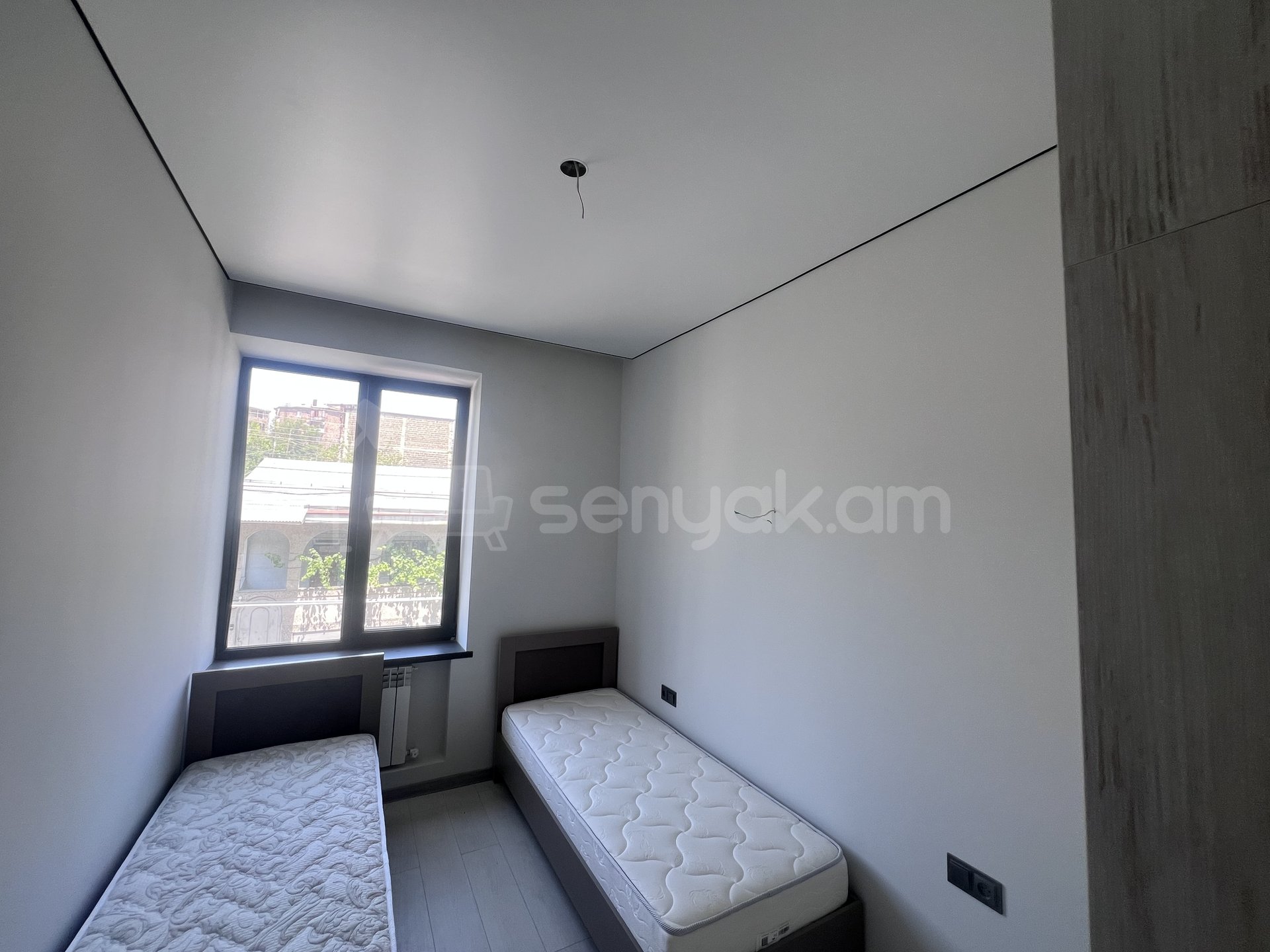 2 Սենյականոց Բնակարան Քարե Շենքում, 35քմ, 2/5 հարկ, Դիզայներական Վերանորոգված, Կահավորված, Արևկող