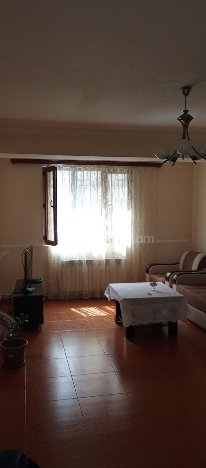 1 Սենյականոց Բնակարան Քարե Շենքում, 48քմ, 1/5 հարկ, Կապիտալ Վերանորոգված