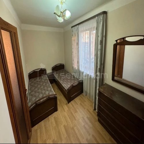 2 Սենյականոց Բնակարան Քարե Շենքում, 47քմ, 2/5 հարկ, Կապիտալ Վերանորոգված, Կահավորված, Արևկող