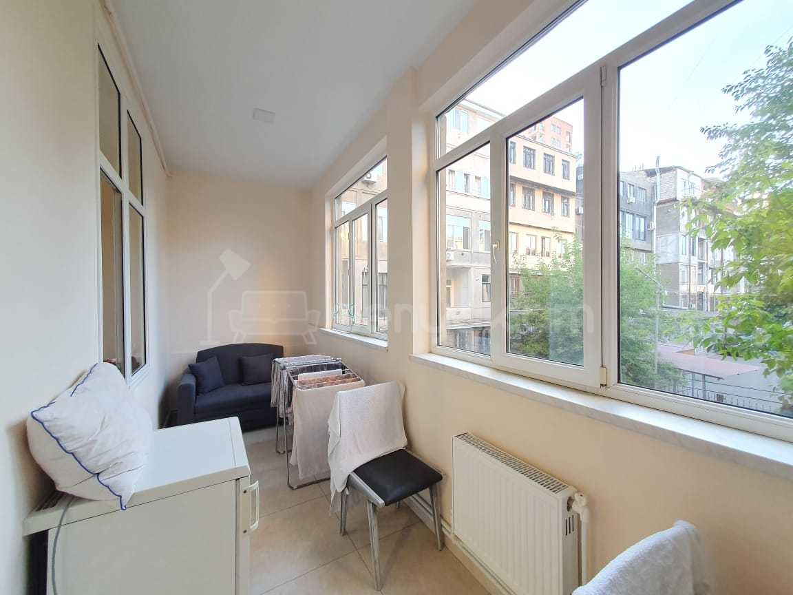 2 Սենյականոց Բնակարան Քարե Շենքում, 65քմ, 3/5 հարկ, Կապիտալ Վերանորոգված, Կահավորված