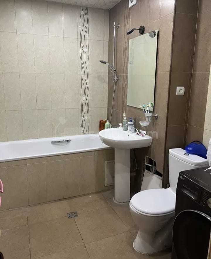 3 Սենյականոց Բնակարան, 65քմ, 2/9 հարկ, Նորմալ Վիճակում